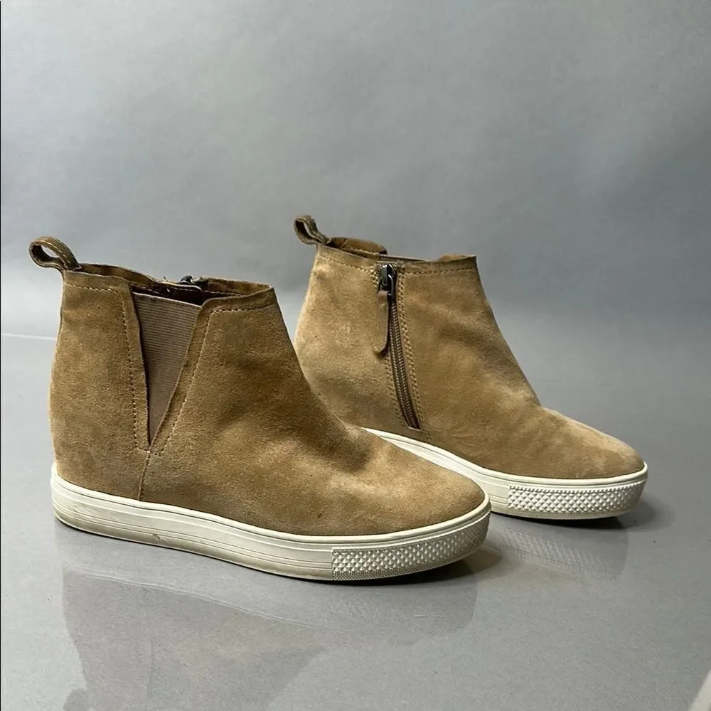 Caslon Cnaidy-Lea Suede Wedge Sneakers – Tan – Women’s Size 5.5M (A-1516)